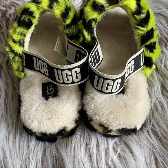 NWOT Ugg Fluff Yeah Green Animal Print Sandals - Picture 5 of 9
